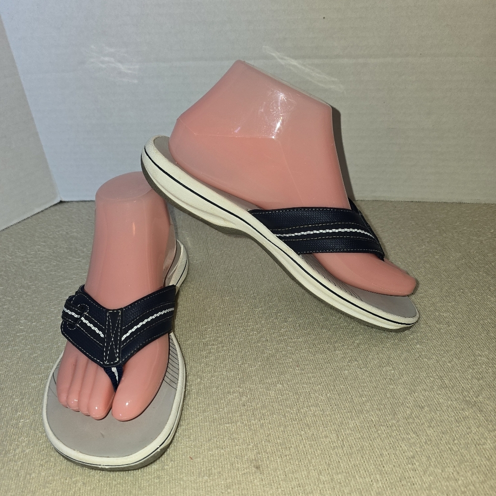 Clark's Women's Navy Brinkley Jazz Flip Flop Sandals size 7
